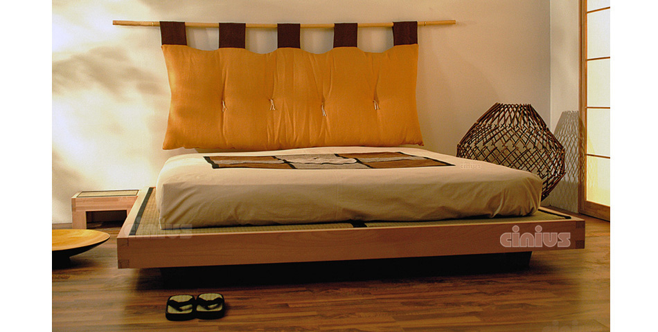 Letto Luna di Cinius in legno massello con tatami